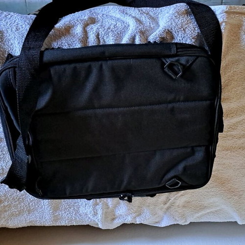 Τσάντα για laptop σαν καινούργιο, μαύρη, διαστάσεις 40×33
