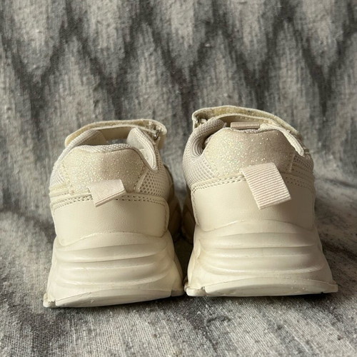 Sinsay kids sports shoes size 27 like new, beige and silver