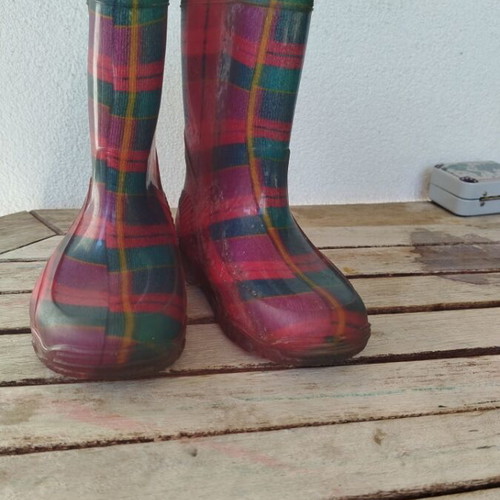 G & G Girls' Rain Boots size 26 like new, colorful