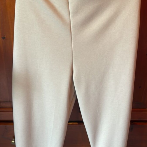 Pants used with elastic waist, one size fits many