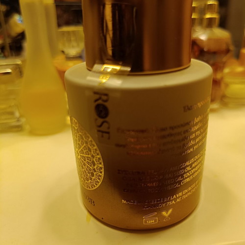 La Vie En Rose face oil sealed