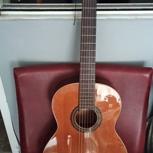 Cuenca mod. 10 classical guitar used in very good condition