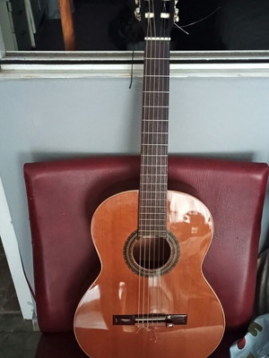 Cuenca mod. 10 classical guitar used in very good condition
