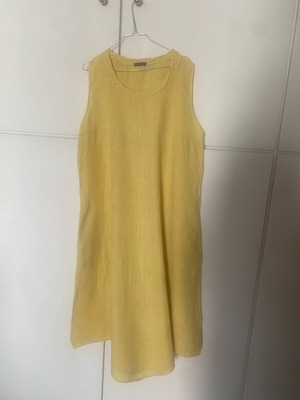 Linen dress used with pockets, yellow, size 3
