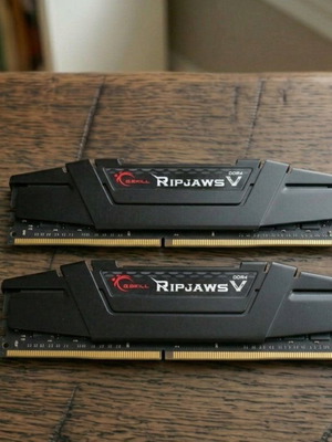 G.Skill Ripjaws V DDR4 16GB (2x8GB) 3200MHz μεταχειρισμένη RAM