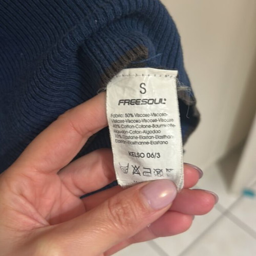 FREESOUL women's sweater small used, blue and brown