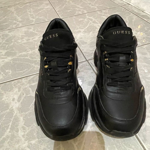 Guess men's sneakers black like new, size 41