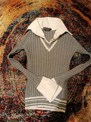 Grey blouse with integrated shirt size Medium used