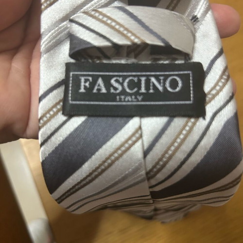 Silk men's tie new in gift box with shirt cufflinks
