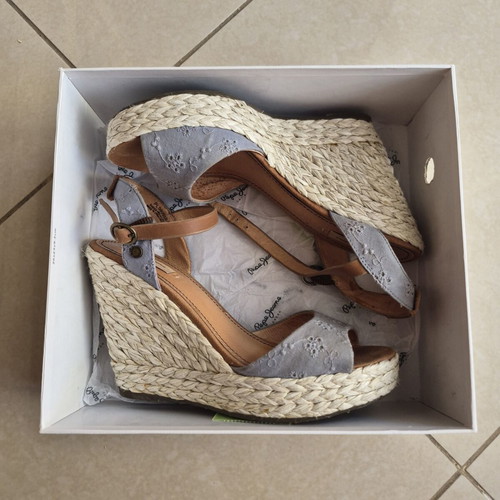 Pepe Jeans London platform espadrilles size 39 used, pacific blue floral