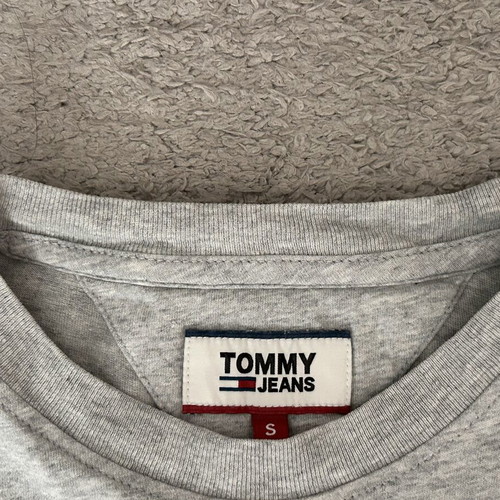 Tommy Hilfiger T-shirt like new, size S, gray