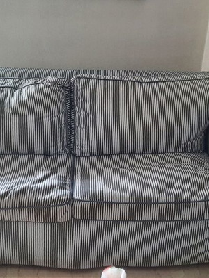 Καναπές διθέσιος ΙΚΕΑ EKTORP μεταχειρισμένος με κρεβάτι και ριγέ κάλυμμα