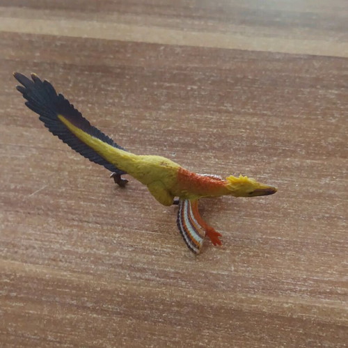 Hesperonychus elizabethae figure rare 10cm length like new