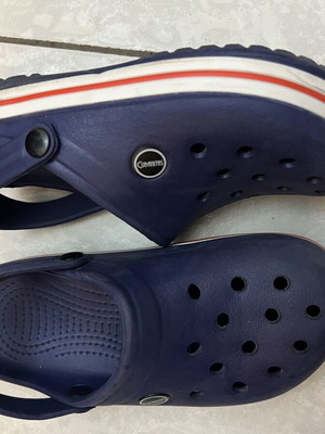 Cubanitas slippers size 32 like new, blue