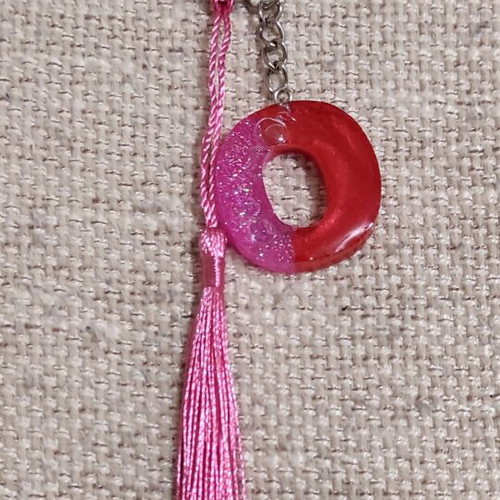 Handmade keychain with resin letter O and tassel