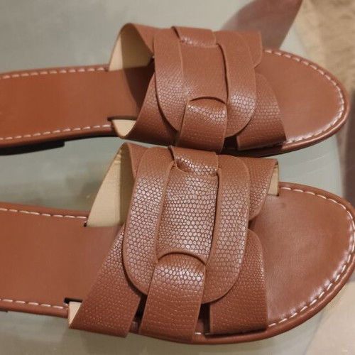 Flat sandals brown like new, size 39, flip-flops style