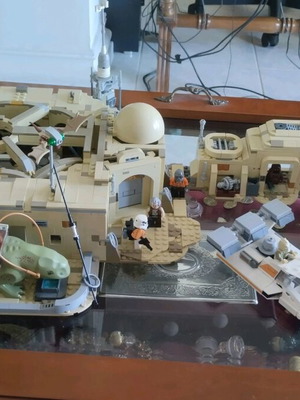 Mos Eisley Cantina