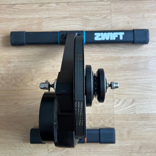 Zwift Hub One direct drive smart trainer like new with Zwift Cog & Click