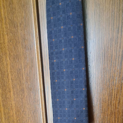 Tie in excellent condition