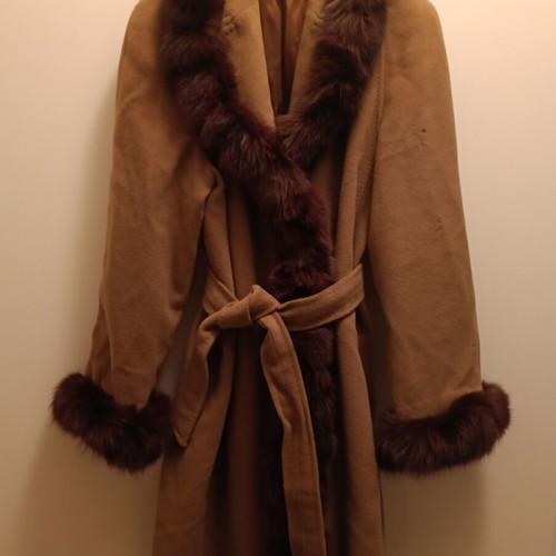 Camel coat with real fur used, signs of wear on sleeve and back