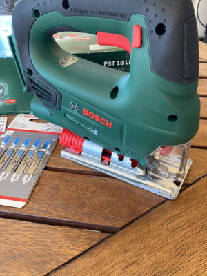 Σετ σέγα Bosch PST 18 LI σαν καινούργιο με πριονόλαμες T118G και T118GFS