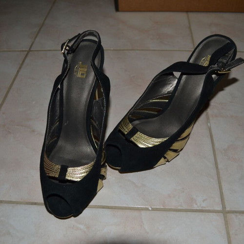 JLo sandals like new, black-gold, size 36