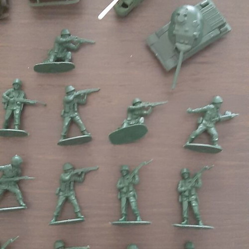 Vintage plastic military figures and vehicles collection, like new