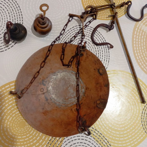 Traditional hanging scale Palantza used with two weights