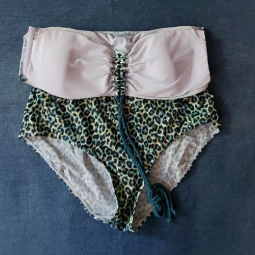 S.Oliver one-piece swimsuit in green leopard print like new