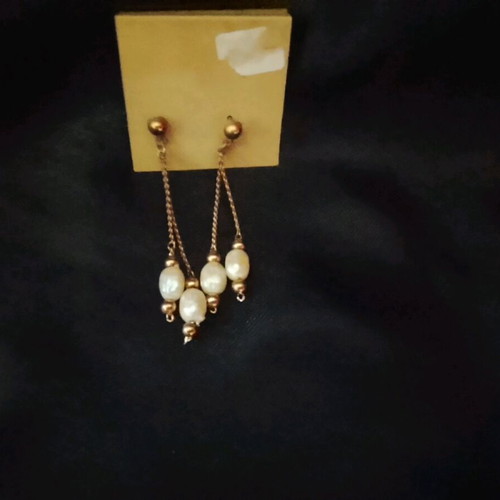 Dangling earrings with beads new, gold-colored