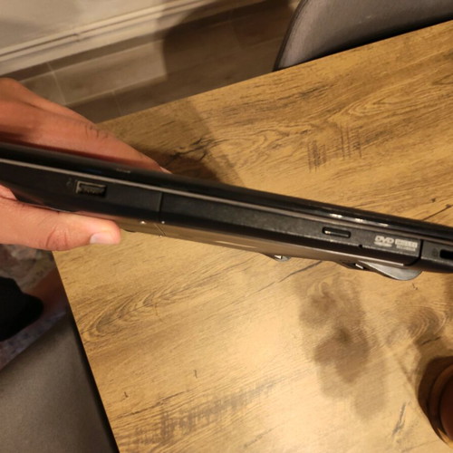 Asus X550LN laptop used, Intel Core i7, 12GB RAM, 256GB SSD, no battery