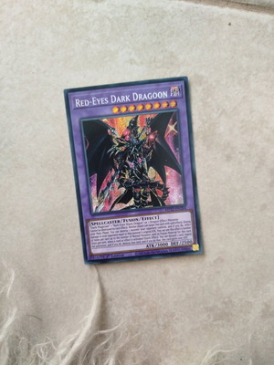 Red-Eyes Dark Dragon κάρτα Yu-Gi-Oh! καινούργια, άριστη ποιότητα