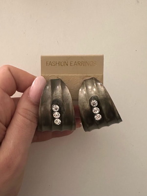 Vintage earrings with rhinestones semicircle used, gray