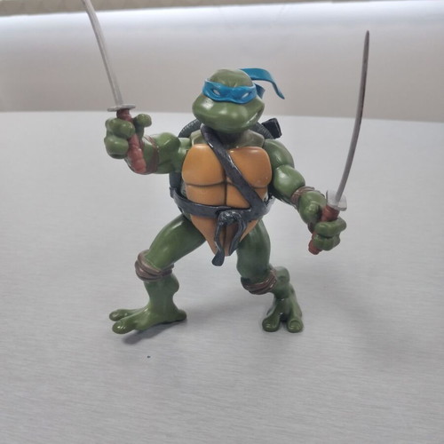 Leonardo Teenage Mutant Ninja Turtles 2002 action figure used