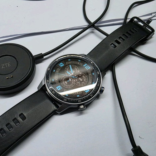 ZTE Watch GT Black used with new straps and box