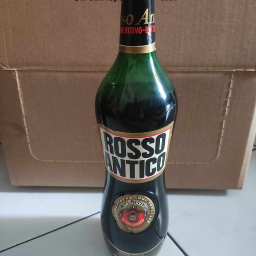 Roso antico bottle collectible like new