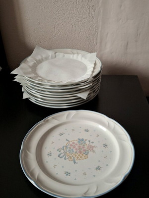 Stoneware Country Basket Collection Japan plates, like new, set of 10