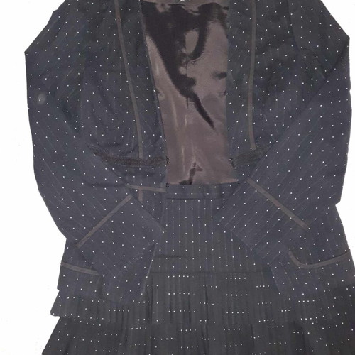 BCBG Max Azria set with mini skirt like new, black