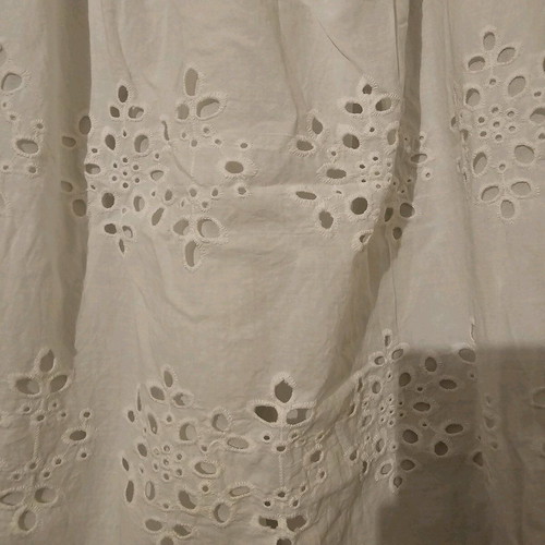 Broderie Anglaise Eyelet White Blouse used, off-the-shoulder style