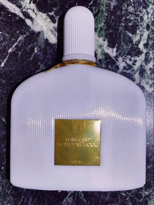 White Patchouli Tom Ford Eau de Parfum 100 мл като нов