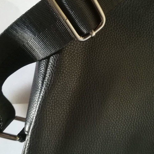Men's shoulder bag like new, black leather