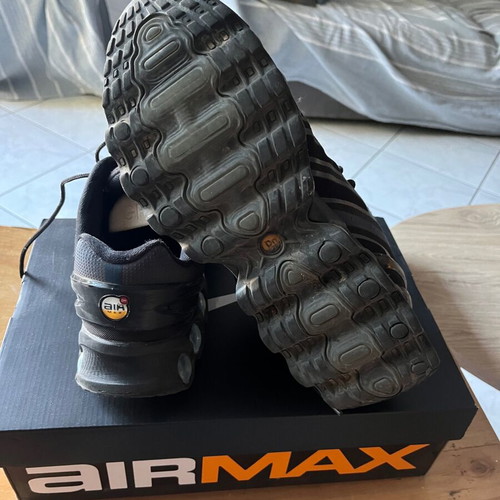 Nike Air Max DN8 sneakers, size 44, black and grey