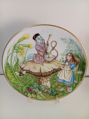 Vintage George Boyer Limoges "Alice in Wonderland" collectible plates set of 6 like new
