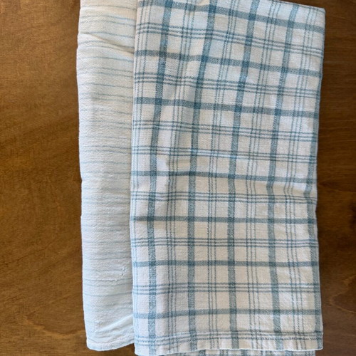 Handmade vintage tablecloth and 7 napkins used, 100% cotton