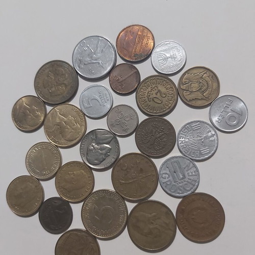 Λοτ 25 νομισμάτων κυκλοφορίας από διάφορες χώρες μεταχειρισμένο