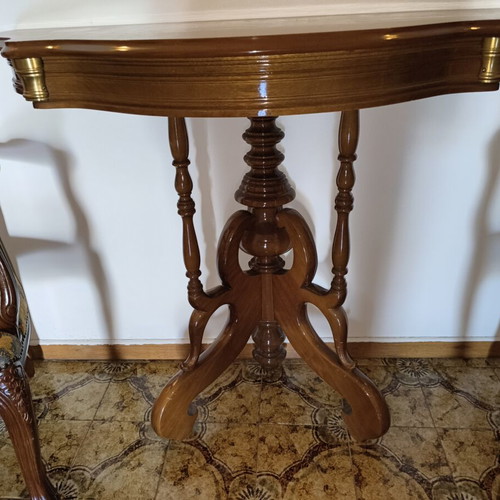 Wooden oval decorative table