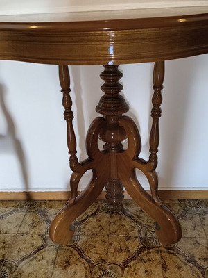 Wooden oval decorative table