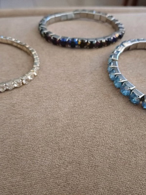 Elastic bracelets with stones used, set