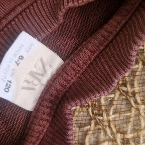 Zara sweatshirt like new, purple color