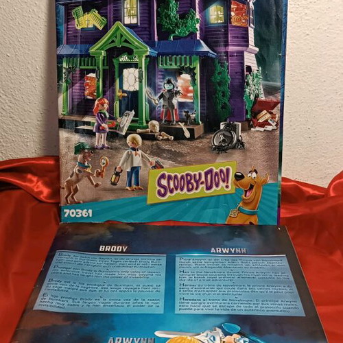 Playmobil magazines used, instructions, set of 2
